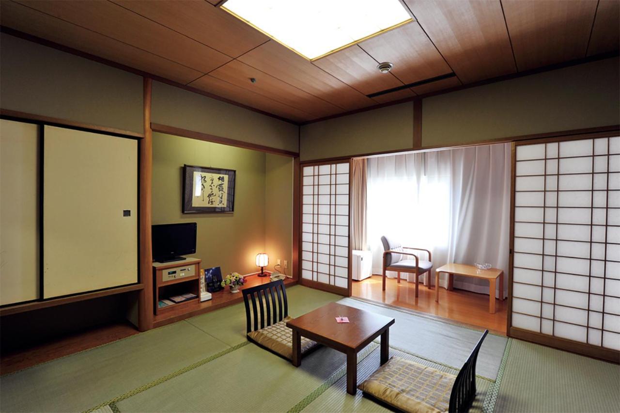 Fukuoka Recent Hotel Bagian luar foto