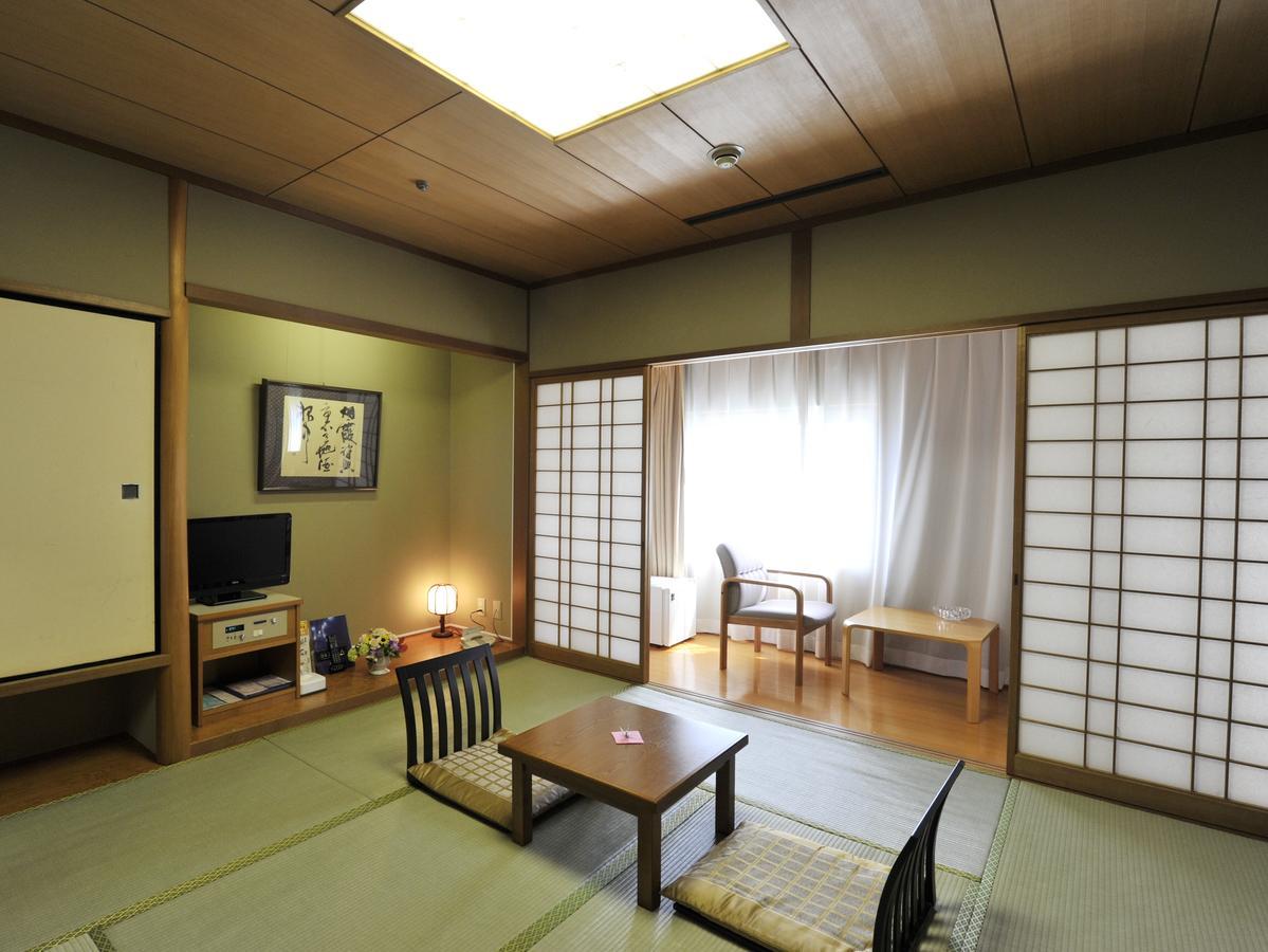 Fukuoka Recent Hotel Bagian luar foto